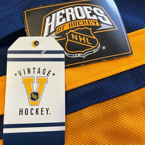 CCM Buffalo Sabres Gilbert Perreault Hockey Jersey French Connection - Picture 8 of 16